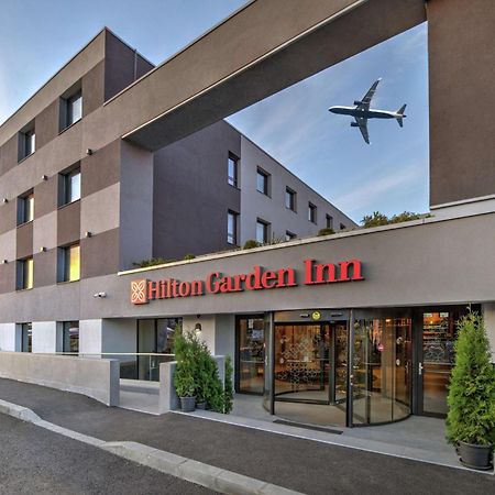 Hilton Garden Inn Bucharest Airport Otopeni Exterior foto